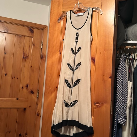 VIVIANA UCHITEL Silk Scoop Neck Sleeveless Dress Cream black accents Sz 1 - Picture 1 of 7
